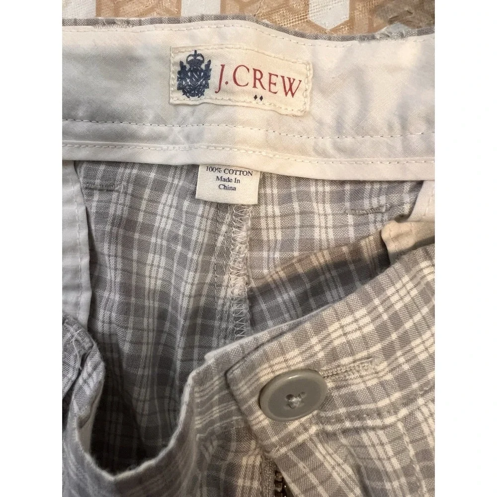 J Crew Gray White  Plaid Shorts Mens Size 34 Inseam 10.5 Inches